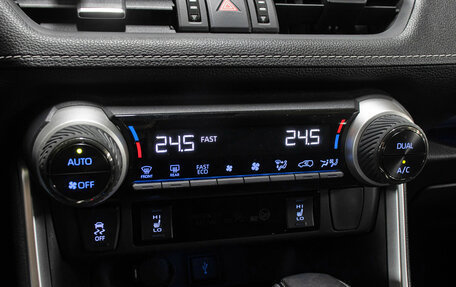 Toyota RAV4, 2022 год, 3 998 000 рублей, 20 фотография