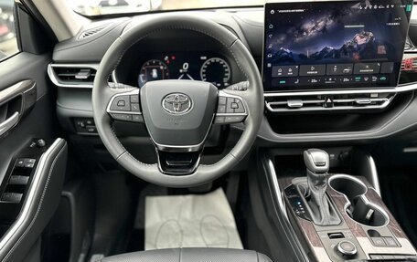 Toyota Highlander, 2025 год, 5 890 000 рублей, 22 фотография