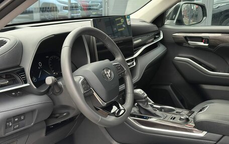 Toyota Highlander, 2025 год, 5 890 000 рублей, 21 фотография