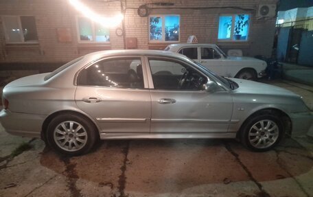 Hyundai Sonata IV рестайлинг, 2004 год, 300 000 рублей, 1 фотография