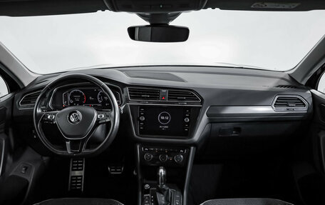 Volkswagen Tiguan II, 2019 год, 2 399 000 рублей, 9 фотография