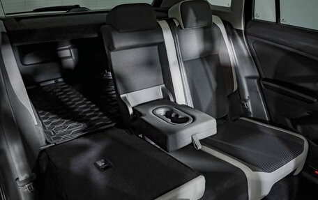 Volkswagen Tiguan II, 2019 год, 2 399 000 рублей, 28 фотография