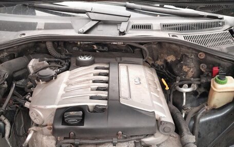 Volkswagen Touareg III, 2005 год, 600 000 рублей, 6 фотография