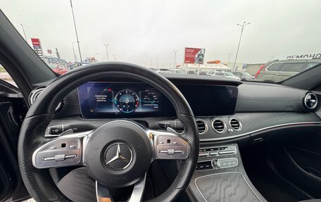 Mercedes-Benz E-Класс, 2019 год, 3 950 000 рублей, 6 фотография