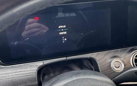 Mercedes-Benz E-Класс, 2019 год, 3 950 000 рублей, 10 фотография