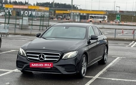 Mercedes-Benz E-Класс, 2019 год, 3 950 000 рублей, 7 фотография