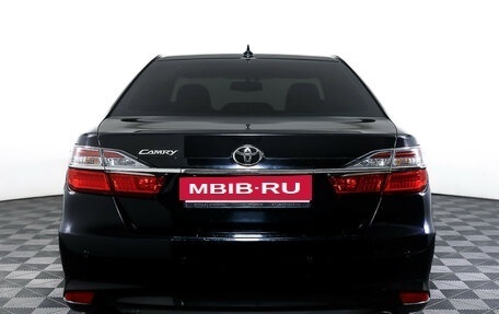 Toyota Camry, 2018 год, 2 490 000 рублей, 6 фотография