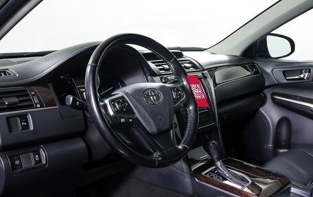 Toyota Camry, 2018 год, 2 490 000 рублей, 14 фотография