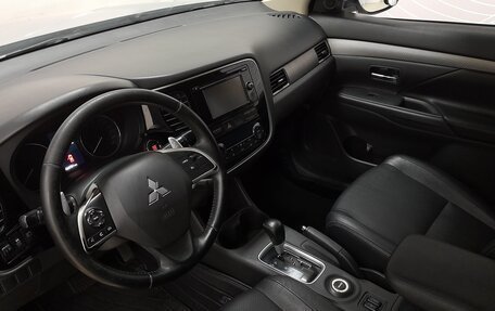 Mitsubishi Outlander III рестайлинг 3, 2013 год, 1 149 000 рублей, 8 фотография