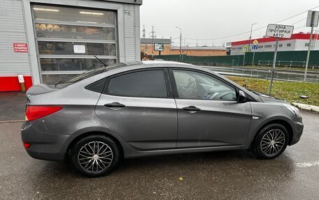 Hyundai Solaris II рестайлинг, 2013 год, 690 000 рублей, 3 фотография