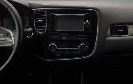 Mitsubishi Outlander III рестайлинг 3, 2013 год, 1 149 000 рублей, 11 фотография