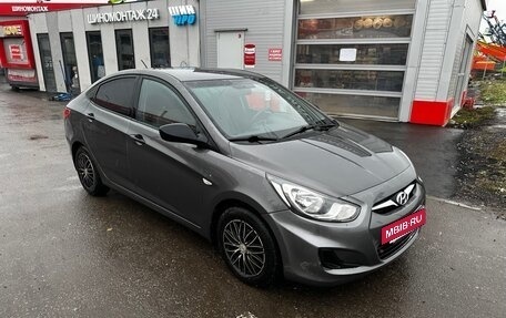 Hyundai Solaris II рестайлинг, 2013 год, 690 000 рублей, 2 фотография