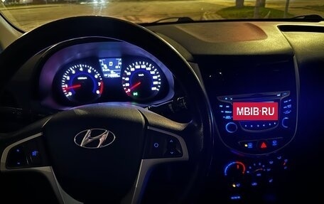 Hyundai Solaris II рестайлинг, 2013 год, 690 000 рублей, 10 фотография