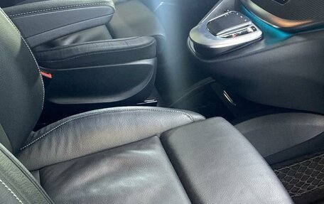 Mercedes-Benz V-Класс, 2022 год, 12 100 000 рублей, 10 фотография