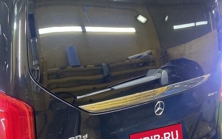 Mercedes-Benz V-Класс, 2022 год, 12 100 000 рублей, 3 фотография