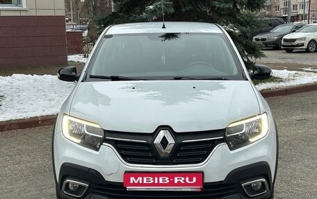 Renault Logan II, 2018 год, 770 000 рублей, 2 фотография