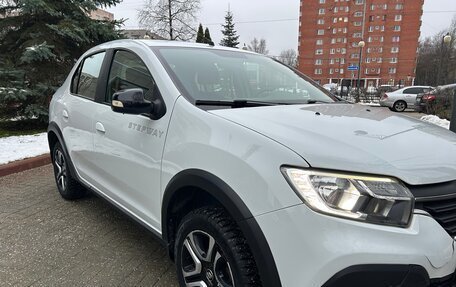 Renault Logan II, 2018 год, 770 000 рублей, 10 фотография