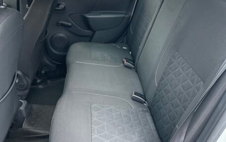 Renault Logan II, 2018 год, 770 000 рублей, 23 фотография