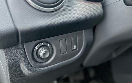 Renault Logan II, 2018 год, 770 000 рублей, 27 фотография