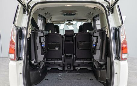 Nissan Serena IV, 2017 год, 2 230 000 рублей, 24 фотография