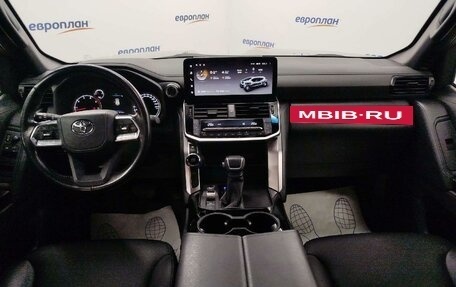 Toyota Land Cruiser, 2023 год, 10 605 000 рублей, 4 фотография