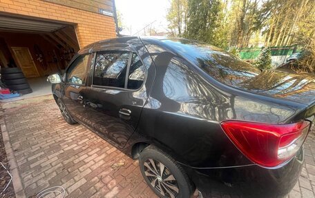 Renault Logan II, 2017 год, 850 000 рублей, 3 фотография