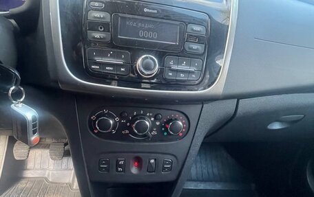 Renault Logan II, 2017 год, 850 000 рублей, 8 фотография