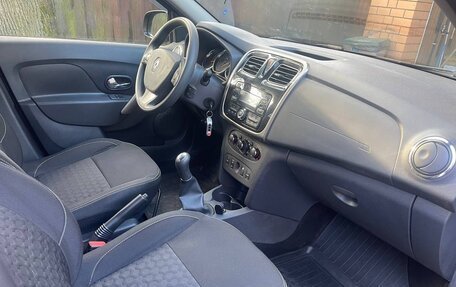 Renault Logan II, 2017 год, 850 000 рублей, 14 фотография