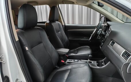 Mitsubishi Outlander III рестайлинг 3, 2013 год, 1 299 000 рублей, 7 фотография