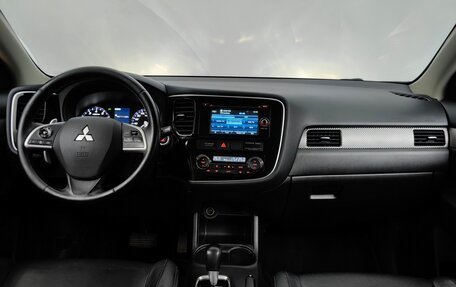 Mitsubishi Outlander III рестайлинг 3, 2013 год, 1 299 000 рублей, 12 фотография