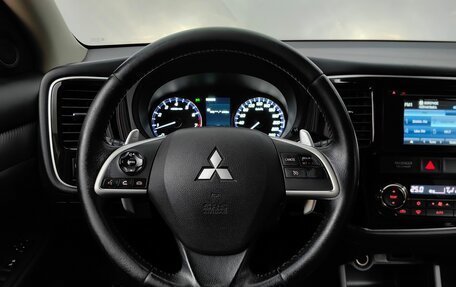 Mitsubishi Outlander III рестайлинг 3, 2013 год, 1 299 000 рублей, 11 фотография
