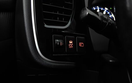 Mitsubishi Outlander III рестайлинг 3, 2013 год, 1 299 000 рублей, 22 фотография