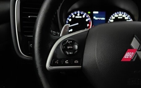 Mitsubishi Outlander III рестайлинг 3, 2013 год, 1 299 000 рублей, 18 фотография