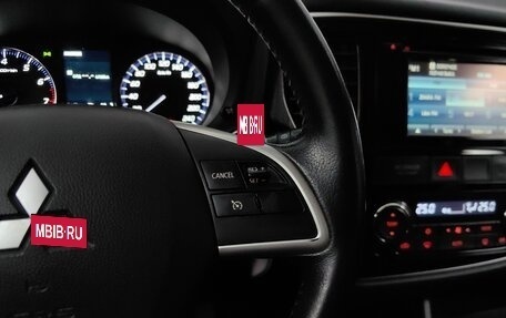 Mitsubishi Outlander III рестайлинг 3, 2013 год, 1 299 000 рублей, 19 фотография