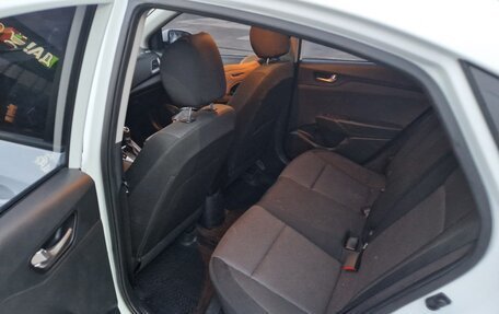 Hyundai Solaris II рестайлинг, 2021 год, 1 750 000 рублей, 7 фотография