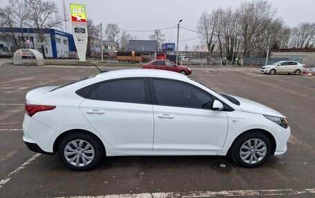 Hyundai Solaris II рестайлинг, 2021 год, 1 750 000 рублей, 4 фотография