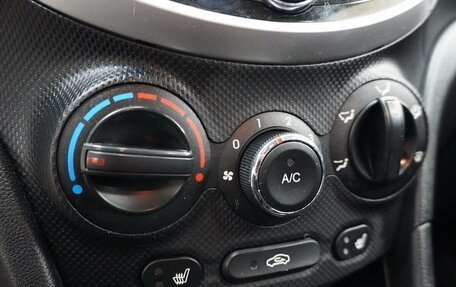 Hyundai Solaris II рестайлинг, 2011 год, 635 000 рублей, 10 фотография