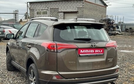 Toyota RAV4, 2018 год, 2 090 000 рублей, 6 фотография