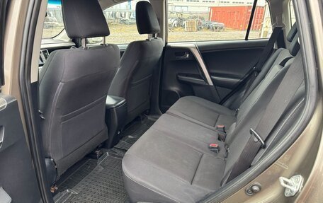 Toyota RAV4, 2018 год, 2 090 000 рублей, 9 фотография