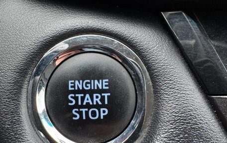 Toyota RAV4, 2018 год, 2 090 000 рублей, 13 фотография