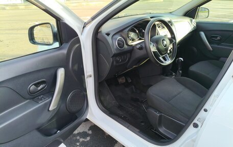 Renault Logan II, 2019 год, 830 000 рублей, 9 фотография