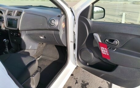 Renault Logan II, 2019 год, 830 000 рублей, 17 фотография