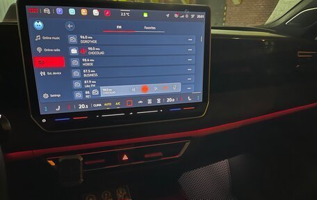 Volkswagen Tiguan, 2025 год, 4 850 000 рублей, 33 фотография