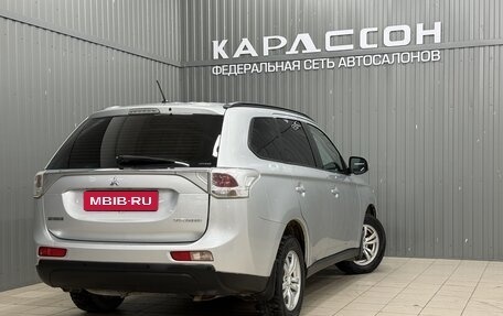 Mitsubishi Outlander III рестайлинг 3, 2014 год, 1 353 000 рублей, 2 фотография