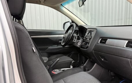 Mitsubishi Outlander III рестайлинг 3, 2014 год, 1 353 000 рублей, 10 фотография