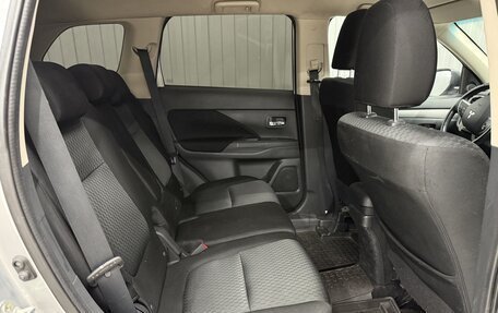 Mitsubishi Outlander III рестайлинг 3, 2014 год, 1 353 000 рублей, 11 фотография