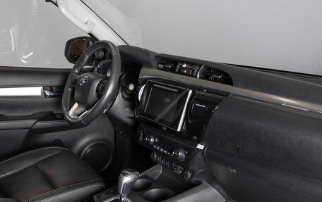 Toyota Hilux VIII, 2015 год, 3 200 000 рублей, 4 фотография