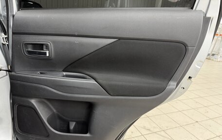 Mitsubishi Outlander III рестайлинг 3, 2014 год, 1 353 000 рублей, 16 фотография