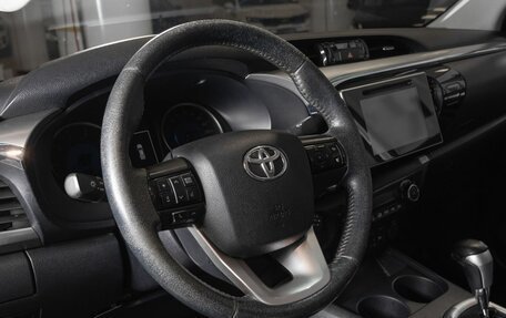 Toyota Hilux VIII, 2015 год, 3 200 000 рублей, 3 фотография