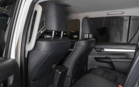 Toyota Hilux VIII, 2015 год, 3 200 000 рублей, 21 фотография